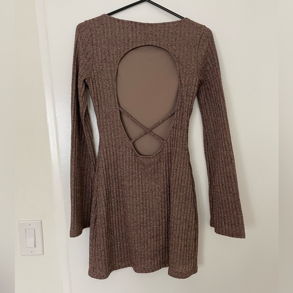 Brown knit dress size S w/ cutout back and flare sleeves from Urban Outfitters - Picture 2 of 6